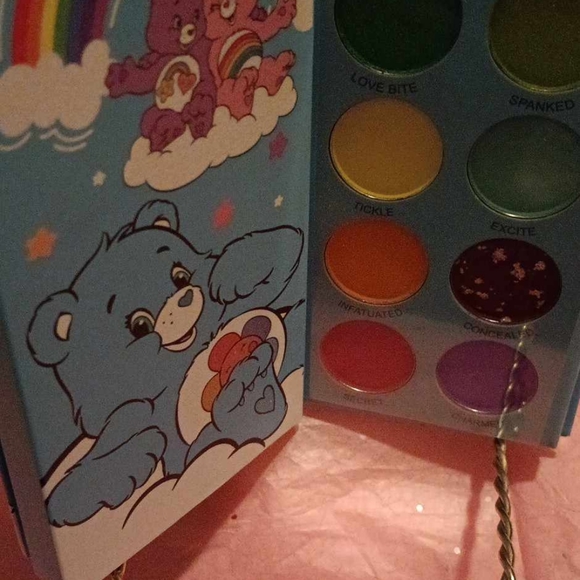 Makeup - Picture 4 of 4